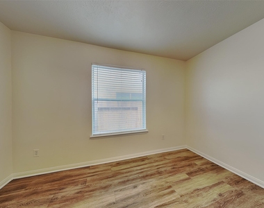2518 Halstead Drive - Photo Thumbnail 16