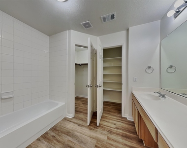 2518 Halstead Drive - Photo Thumbnail 11