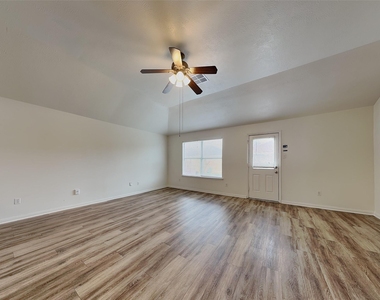 2518 Halstead Drive - Photo Thumbnail 7