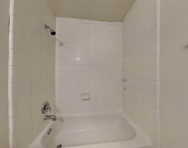 2518 Halstead Drive - Photo Thumbnail 15