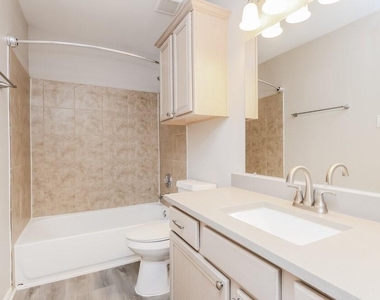 985 Oak Falls Drive - Photo Thumbnail 13