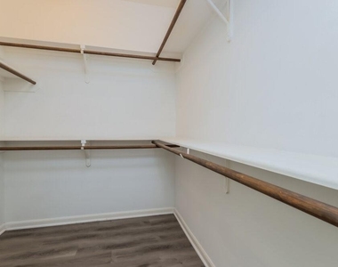 985 Oak Falls Drive - Photo Thumbnail 10