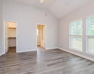 985 Oak Falls Drive - Photo Thumbnail 6