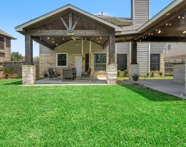 1927 Pinewood Court - Photo Thumbnail 39