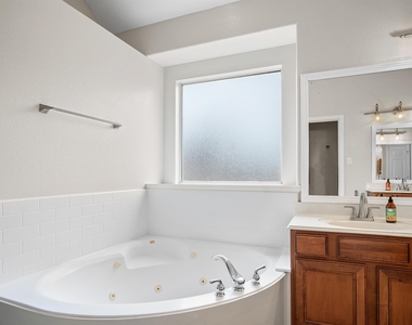 11902 Eden Creek Drive - Photo Thumbnail 24