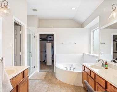 11902 Eden Creek Drive - Photo Thumbnail 25