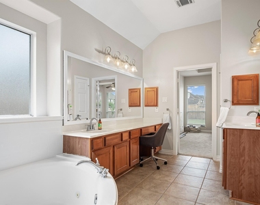 11902 Eden Creek Drive - Photo Thumbnail 26