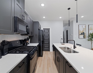 1615 Dolly Wright Street - Photo Thumbnail 11