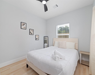 1615 Dolly Wright Street - Photo Thumbnail 6