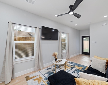 1615 Dolly Wright Street - Photo Thumbnail 15