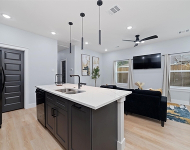 1615 Dolly Wright Street - Photo Thumbnail 10