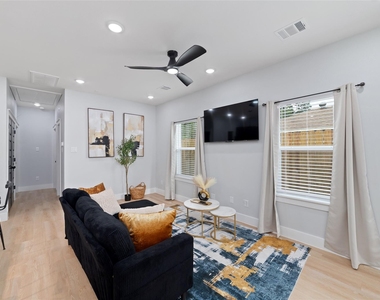 1615 Dolly Wright Street - Photo Thumbnail 14