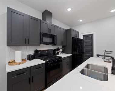 1615 Dolly Wright Street - Photo Thumbnail 12