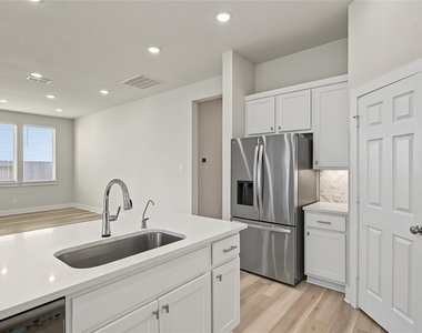 31807 Pecan Meadow Lane - Photo Thumbnail 13
