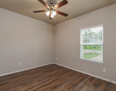 15633 Sycamore Dr - Photo Thumbnail 11