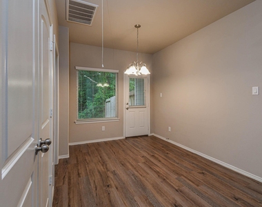 15633 Sycamore Dr - Photo Thumbnail 10
