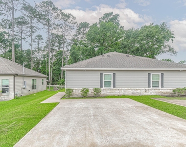 15633 Sycamore Dr - Photo Thumbnail 1