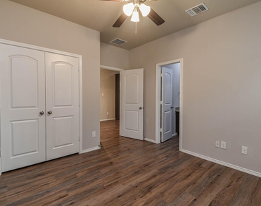 15633 Sycamore Dr - Photo Thumbnail 4