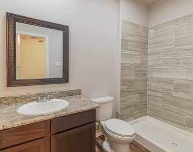 15633 Sycamore Dr - Photo Thumbnail 3
