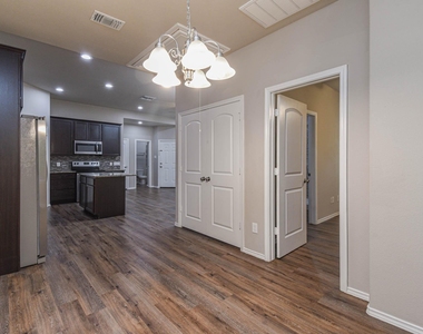 15633 Sycamore Dr - Photo Thumbnail 7