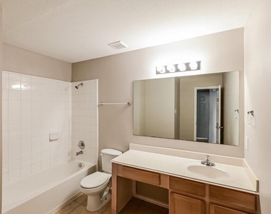 3306 Coldwater Canyon Lane - Photo Thumbnail 13