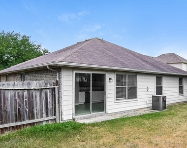 3306 Coldwater Canyon Lane - Photo Thumbnail 14