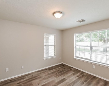 3306 Coldwater Canyon Lane - Photo Thumbnail 12