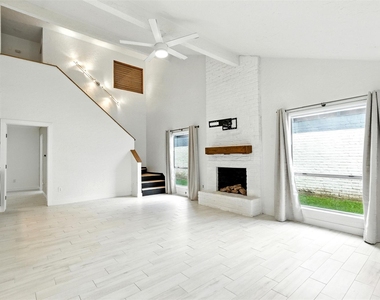 13215 Ravensway Drive - Photo Thumbnail 4