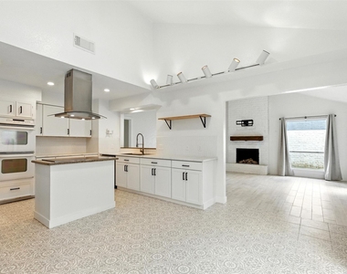 13215 Ravensway Drive - Photo Thumbnail 8