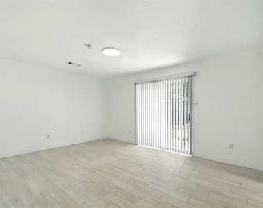 13215 Ravensway Drive - Photo Thumbnail 14