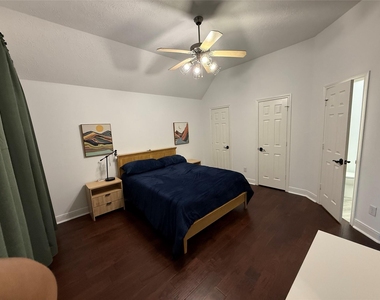 4426 Thaddeus Court - Photo Thumbnail 32