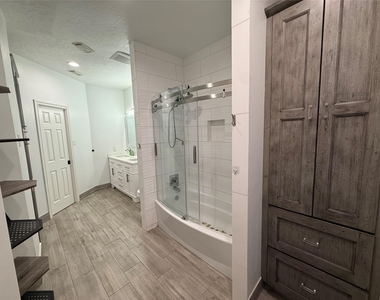 4426 Thaddeus Court - Photo Thumbnail 24