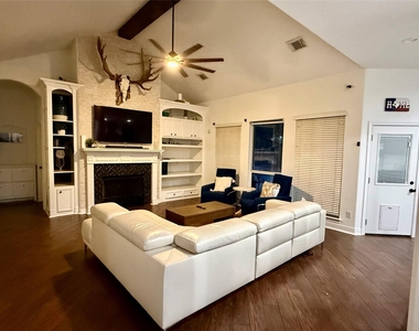 4426 Thaddeus Court - Photo Thumbnail 15