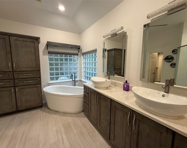 4426 Thaddeus Court - Photo Thumbnail 19