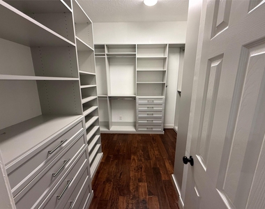 4426 Thaddeus Court - Photo Thumbnail 21