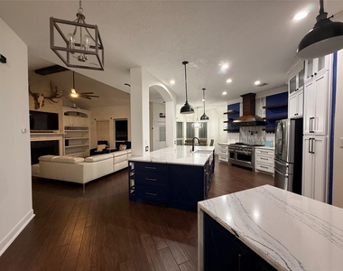 4426 Thaddeus Court - Photo Thumbnail 7