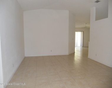 540 Benton Drive - Photo Thumbnail 6