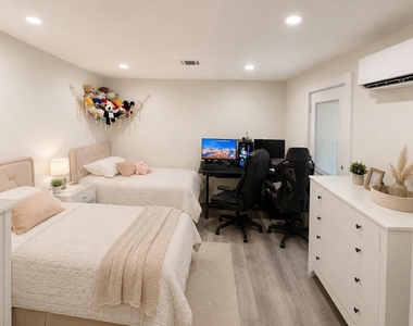 8314 Augustine Drive - Photo Thumbnail 7