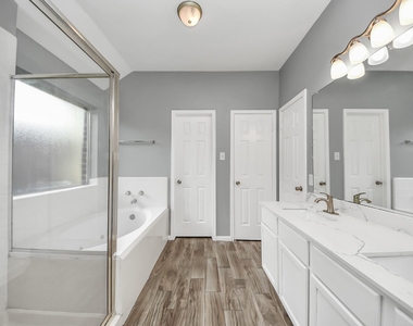 4805 E Columbary Drive - Photo Thumbnail 17