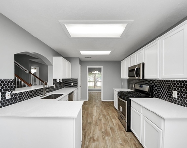 4805 E Columbary Drive - Photo Thumbnail 14