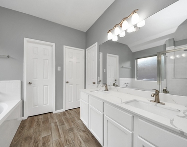 4805 E Columbary Drive - Photo Thumbnail 18