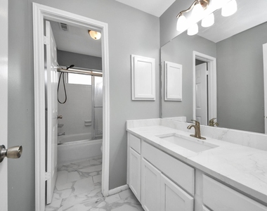 4805 E Columbary Drive - Photo Thumbnail 23