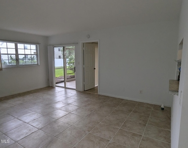 1633 Sunny Brook Lane Ne - Photo Thumbnail 2