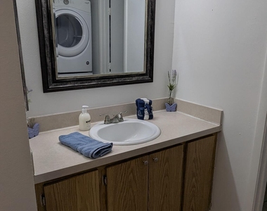 1633 Sunny Brook Lane Ne - Photo Thumbnail 24