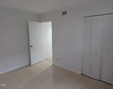 1633 Sunny Brook Lane Ne - Photo Thumbnail 13