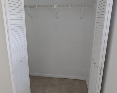 1633 Sunny Brook Lane Ne - Photo Thumbnail 14
