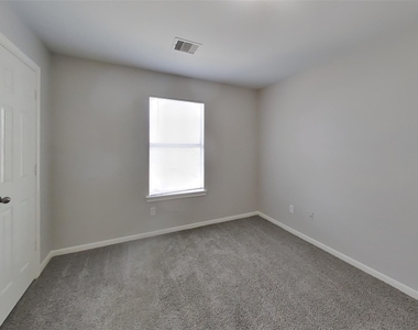 11403 Carla Street - Photo Thumbnail 12