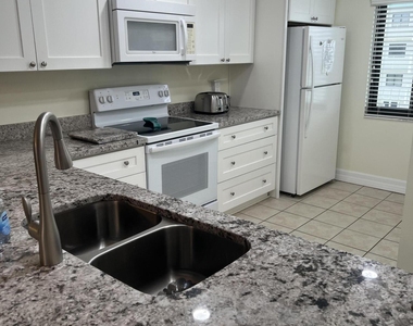 1050 N Atlantic Avenue - Photo Thumbnail 7