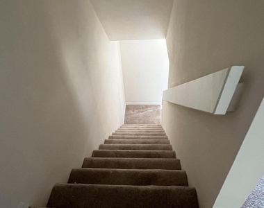 243 Seaport Boulevard - Photo Thumbnail 15