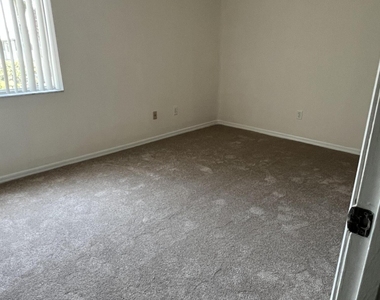243 Seaport Boulevard - Photo Thumbnail 11